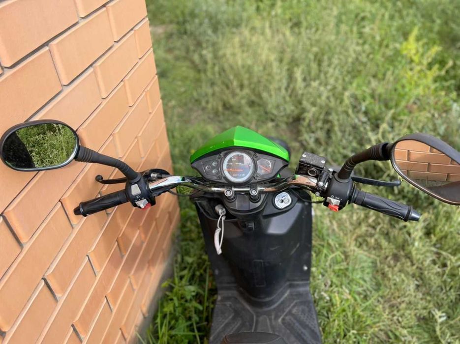 Продам Скутер 150 Кубов 4 ТАКТ