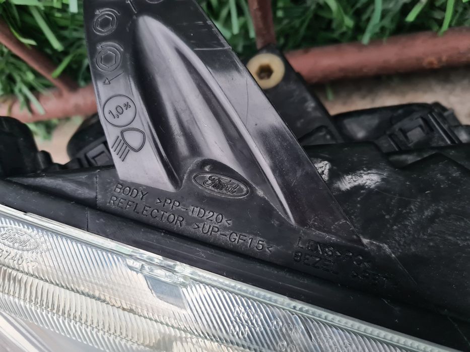 Фарове за Ford Focus 2