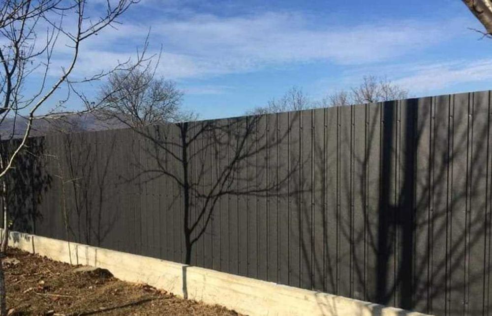 Garduri din sipca metalica si alte modele (jaluzele, tabla, plasa BCA)