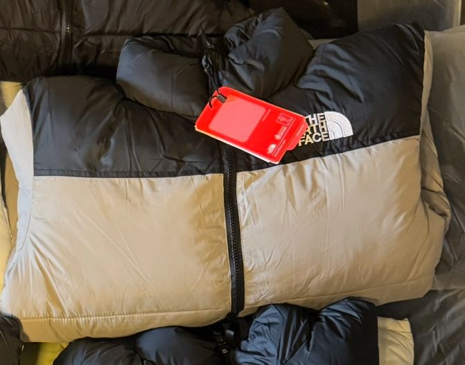 The north face puffer.    S,M,L,XL