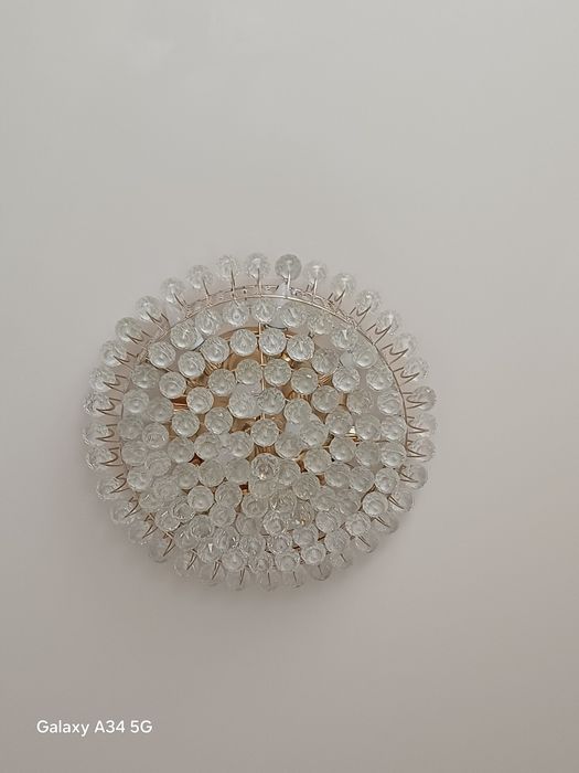 Продам люстру Россия