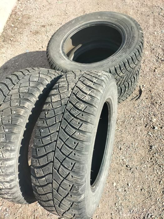 Шины 215.65R16 продам