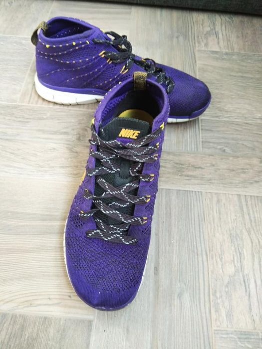 NIKE маратонки н 40