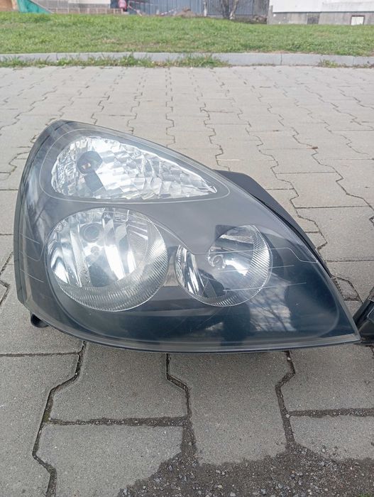 Продавам фарове за Рено Клио 2 2001г