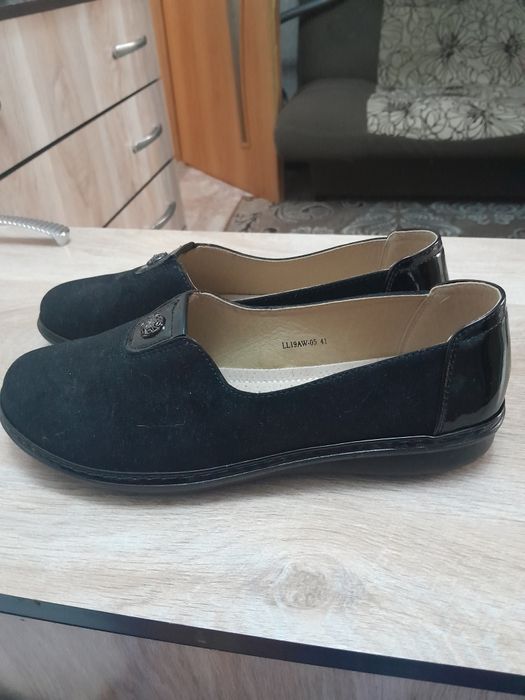 Продам туфли новые 41 размер.