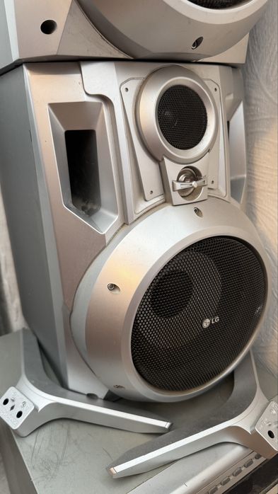 Продам музыкальный центр караоке