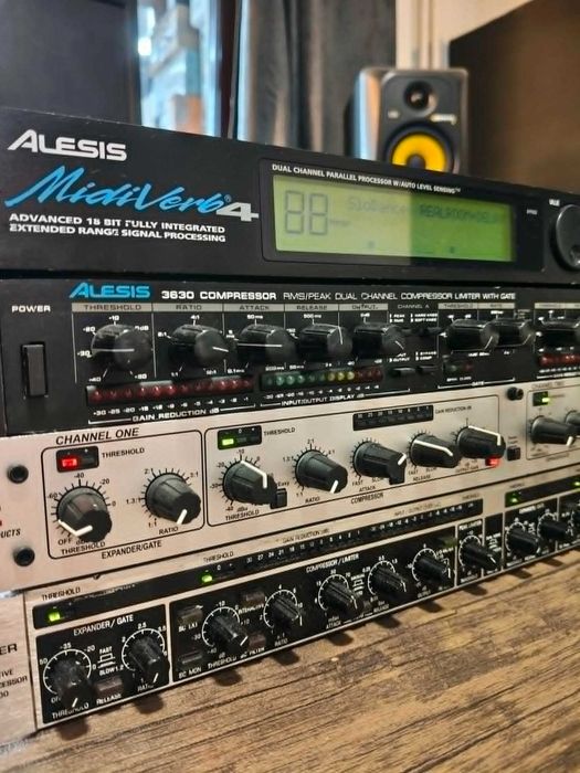 Procesor Dinamic | Compresor | Reverb | Alesis | DBX | Behringer