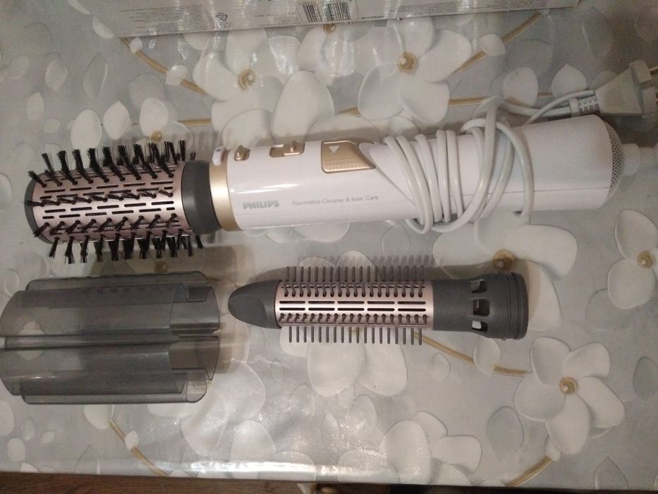 Фен-расческа Philips