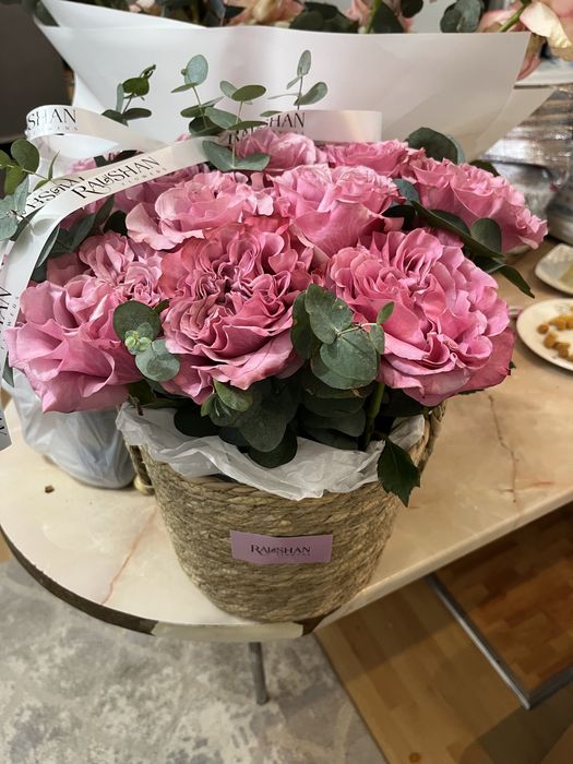 Букет цветов в корзине