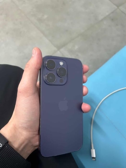 Продам айфон 14про
