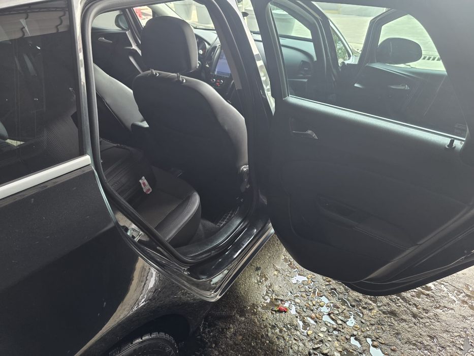 Opel Astra Sports Tourer 2015