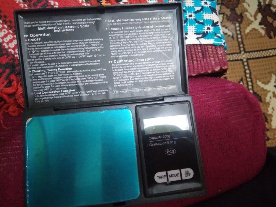 Ofer spre vânzare cantar electronic digital cu afișaj luminos ptr. Bijuterii