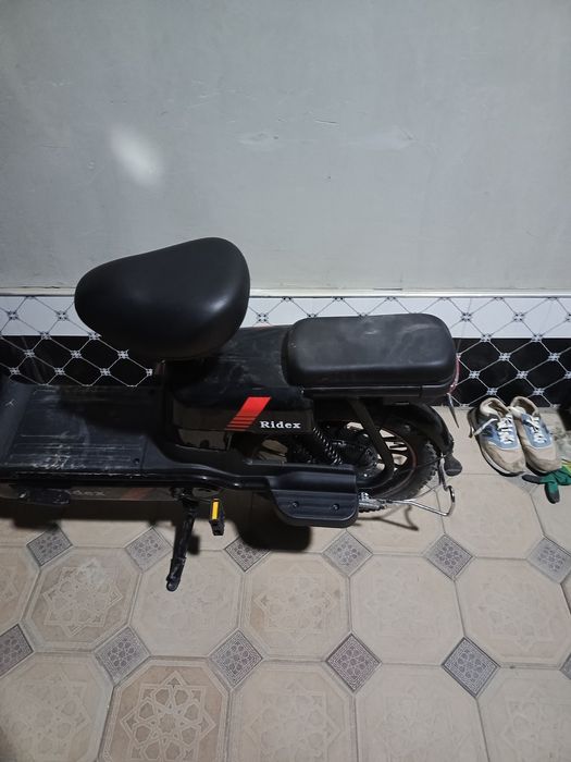 Скутер идеал холатта