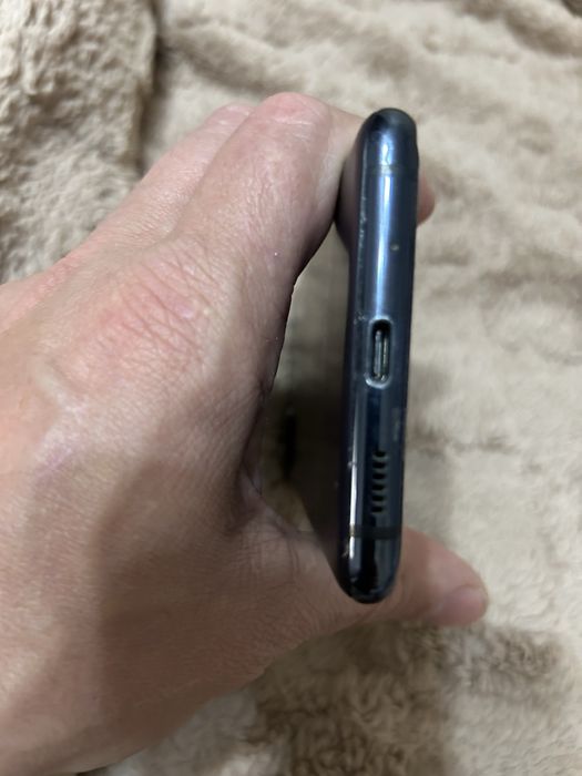 Самсунг s20fe в отличном состоянии