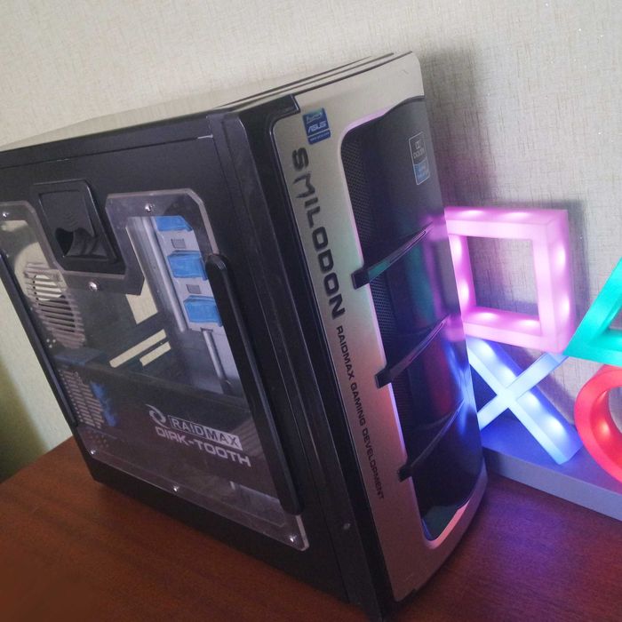 Компьютерный корпус RAIDMAX Smilodon