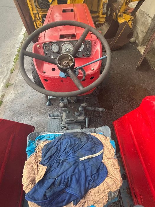 Tractor universal 445