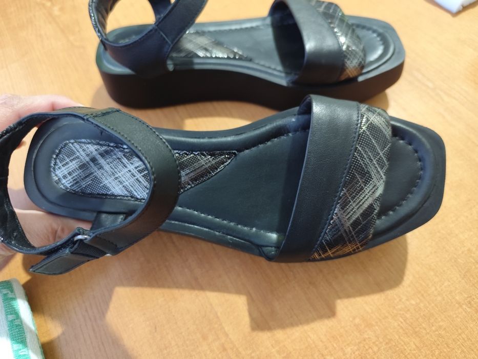 Дамски сандали от естествена кожа