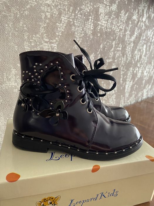 Продам демисезонные ботинки на девочку