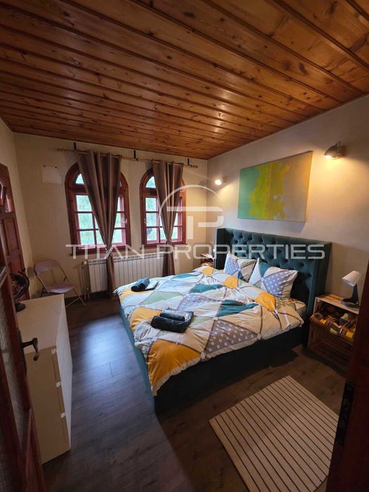 Триетажна къща в Цигов чарк