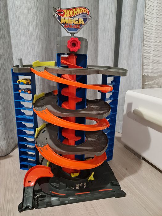Set jucarii hot wheels, mega garaje, spalatorie, camion transportator
