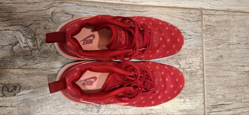 NIKE Дамски маратонки-номер 39