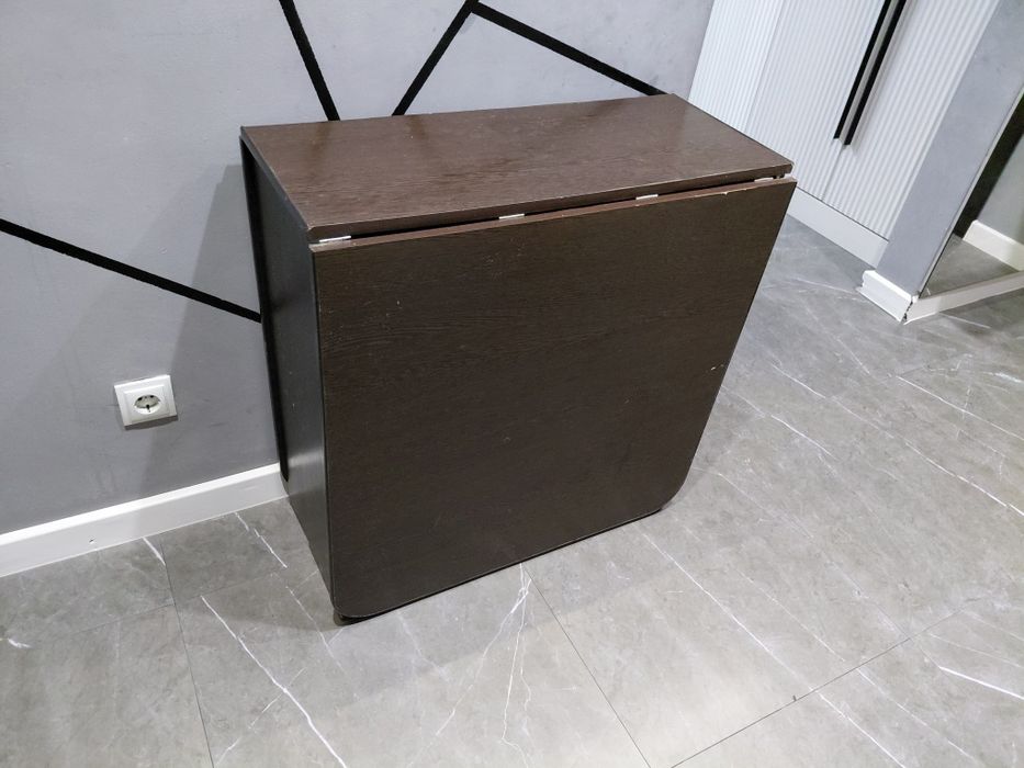 Продам стол книжка раздвижная в хорошем состоянии