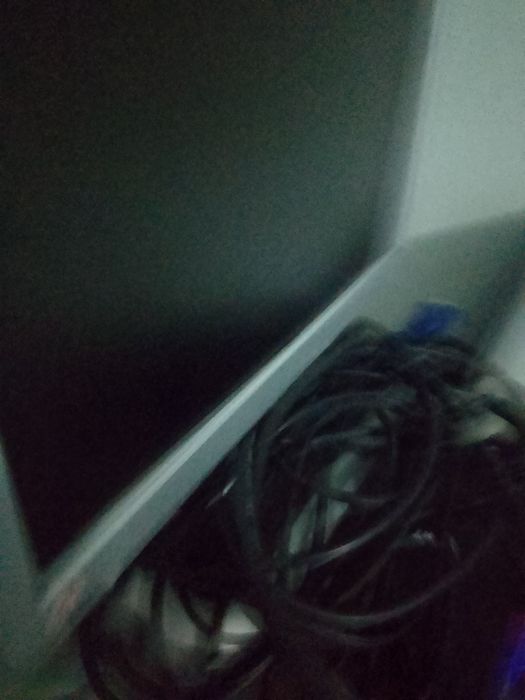 Мониторы рабочим надо только провести осмотр нет видео карты