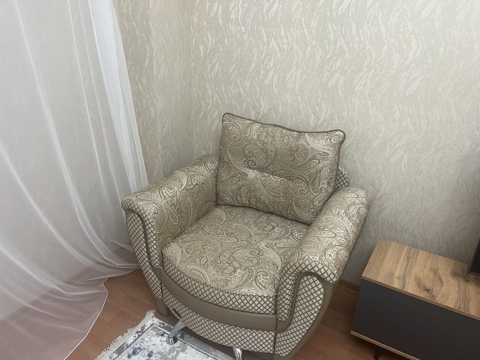 Продам диван и кресло