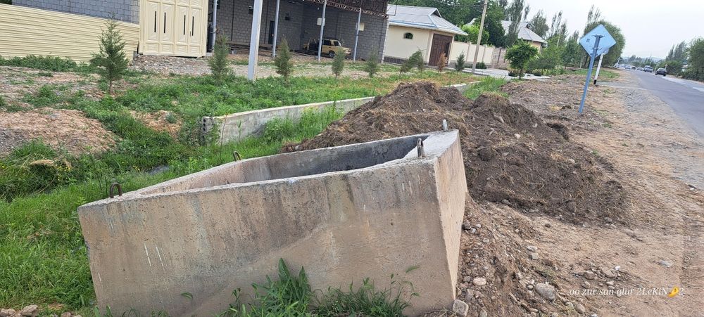 Ушбу бетон сотилади 2.3га 2 метр