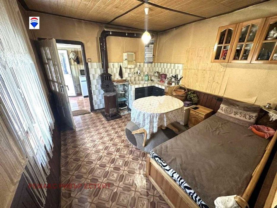 Селска къща за продажба в с. Иваново