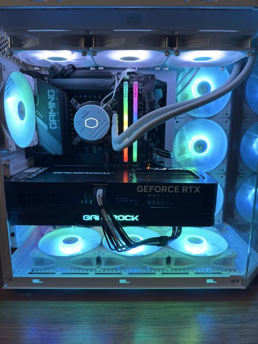 Геймърски компютър/ I9 13900K/Водно/64GB/RTX 5080/2TB SSD