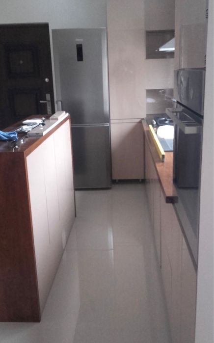 Vand Bucatarie facuta pe comanda cu insula