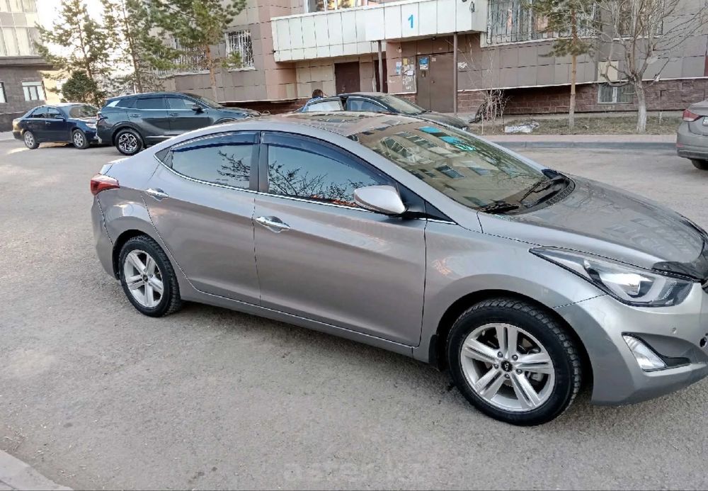 Hyundai Elantra 2013