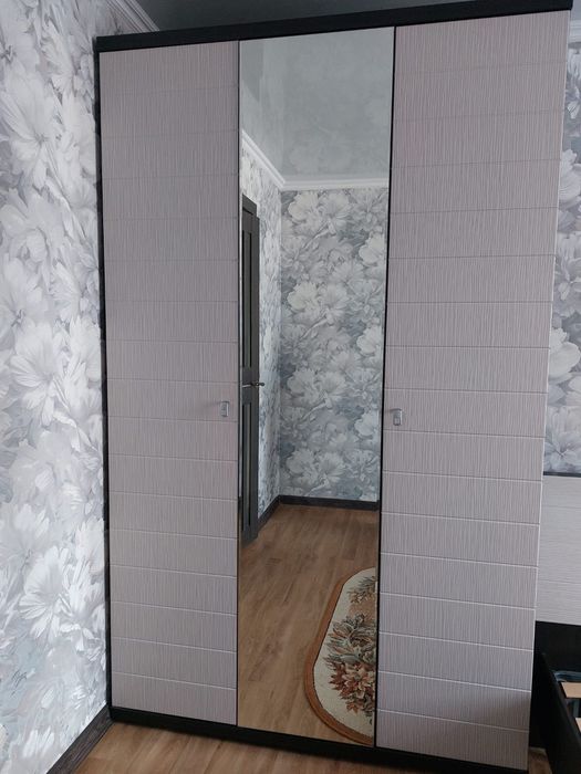 Продам недорого гарнитур спальный