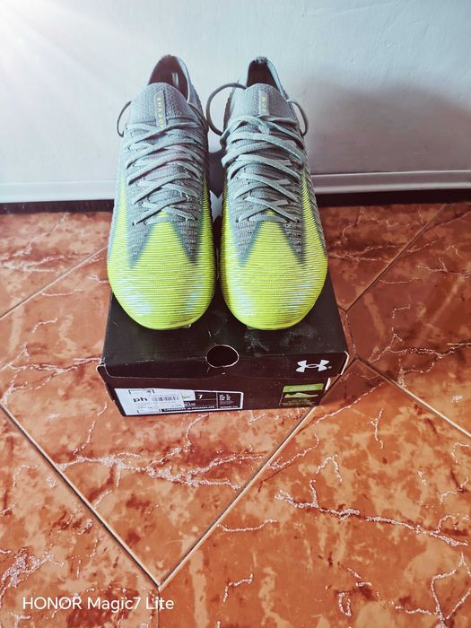 Футболни обувки/бутонки Under Armour - нови ОРИГИНАЛНИ № 40