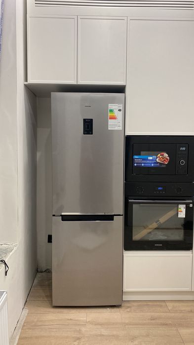 Продам новый холодильник Samsung