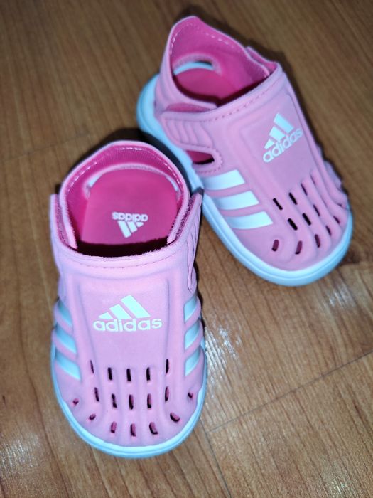Детски сандали Адидас номер 20