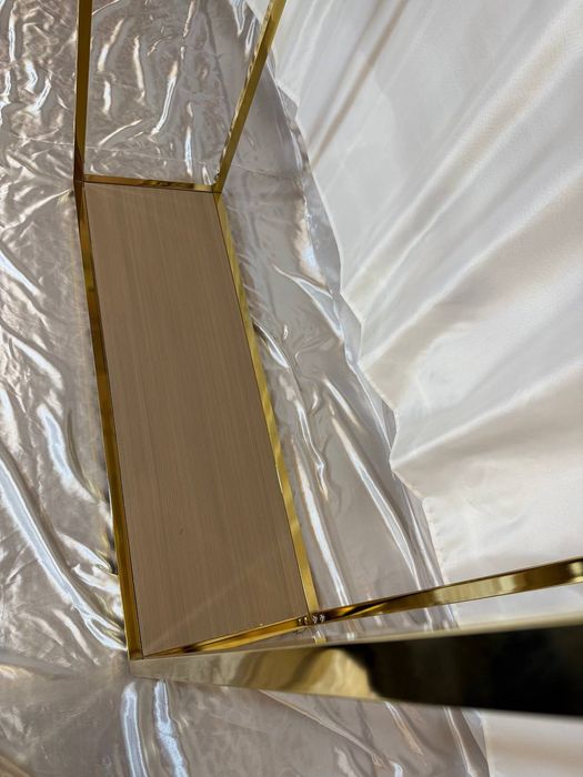 Гардеробная вешалка