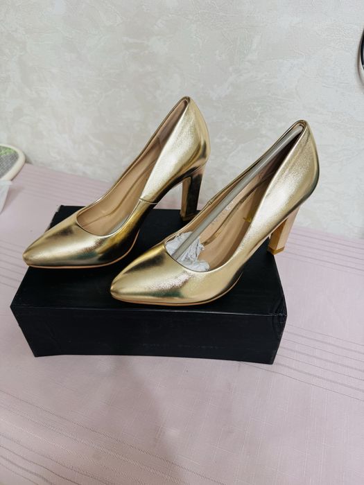 Женстке туфли Larosa