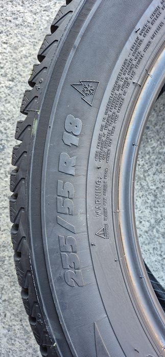 4 anvelope iarna Michelin 235/55/18.Pretul este pe bucata.