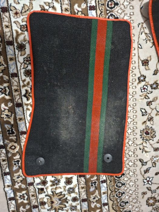 Полик на Mercedes Bens