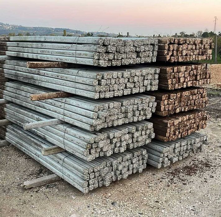 Vand stalpi din beton.