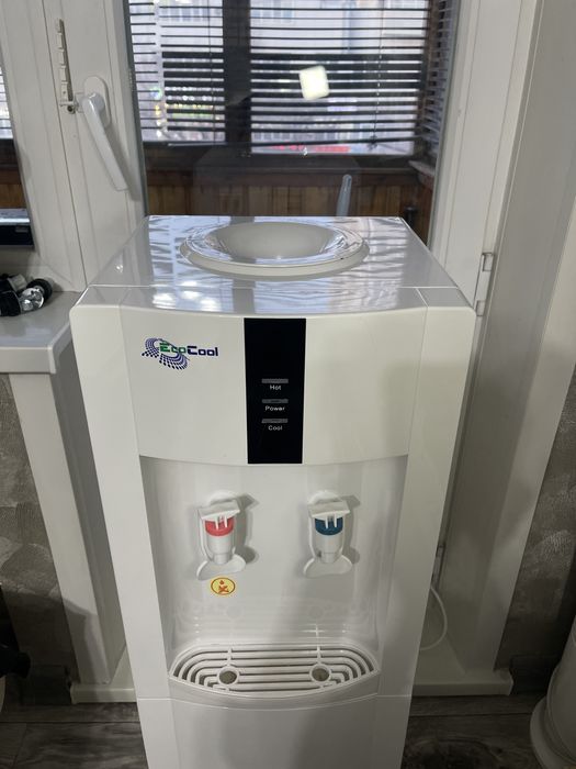 Продам кулер диспенсер для воды