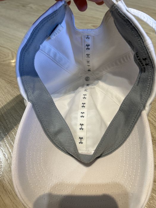 Шапка с козирка Under Armour
