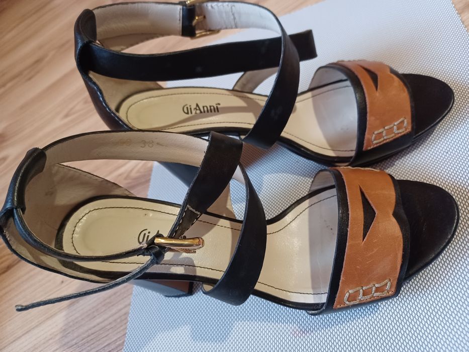 Дамски сандали на ток естествена кожа.