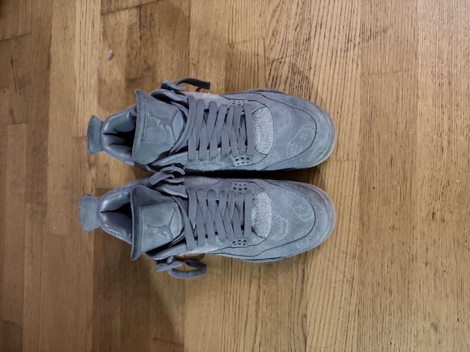 Air Jordan 4 Retro X Kaws