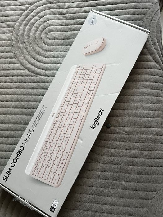 Tastatură și mouse Logitech roz