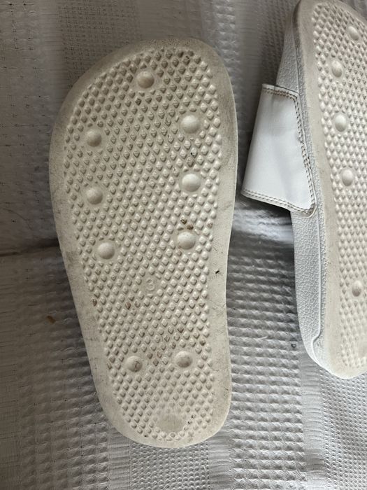 Сланцы фирмы adidas