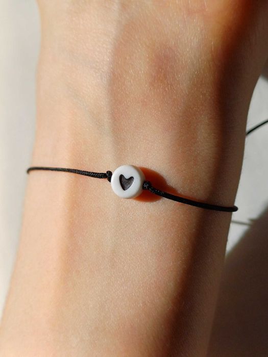 Браслет из черной нитки [как из пинтерест]