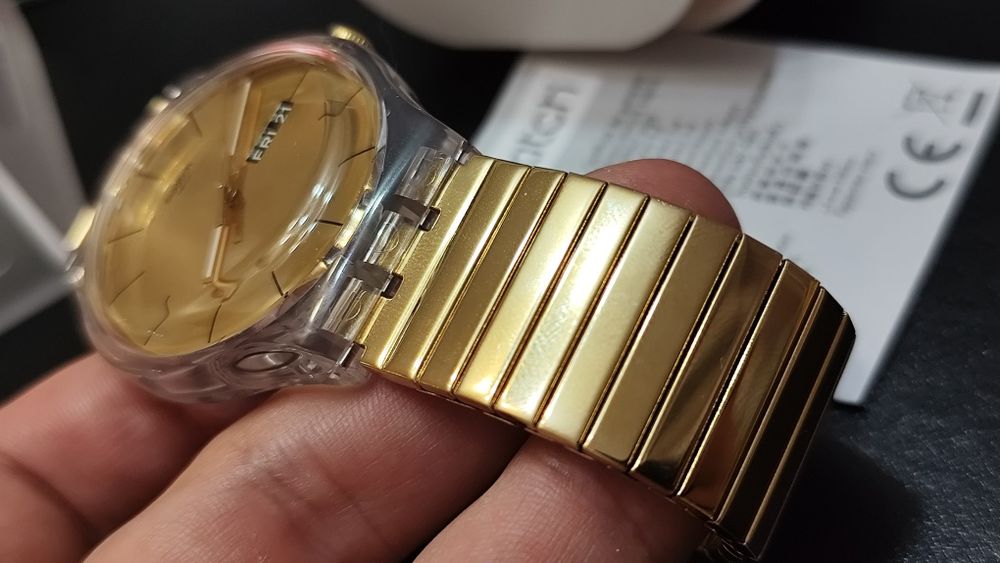 Swatch Golden Rebel / Ретро Часовник / Swiss Made